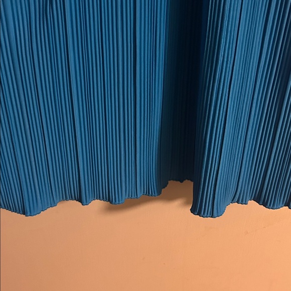 Ingrid & Isabel Blue Pleated Midi Dress - Picture 5 of 7